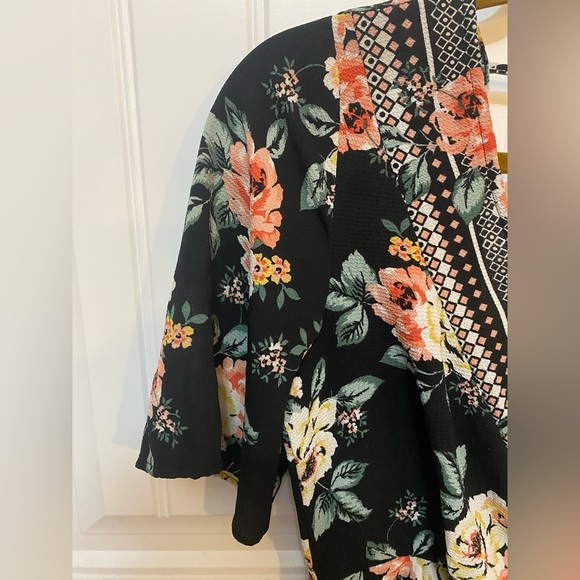 Trixxi Black and Pink Floral patterned short sleeve romper - Picture 3 of 11